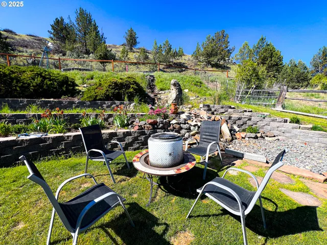 $315,000 | 858 East Main Street, John Day, OR 97845