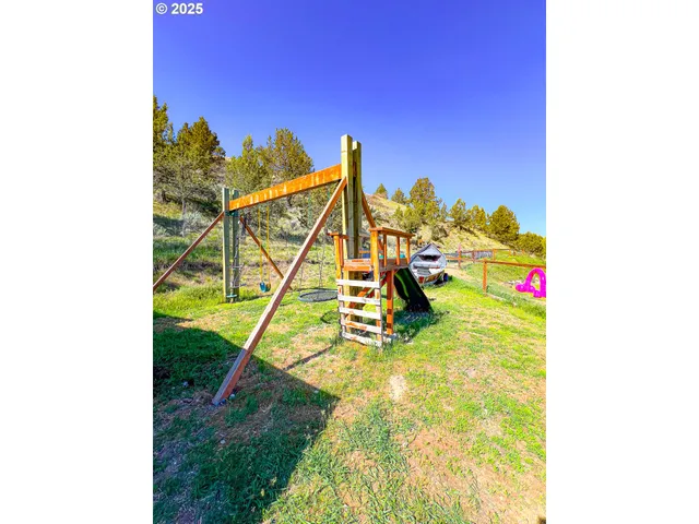 $315,000 | 858 East Main Street, John Day, OR 97845