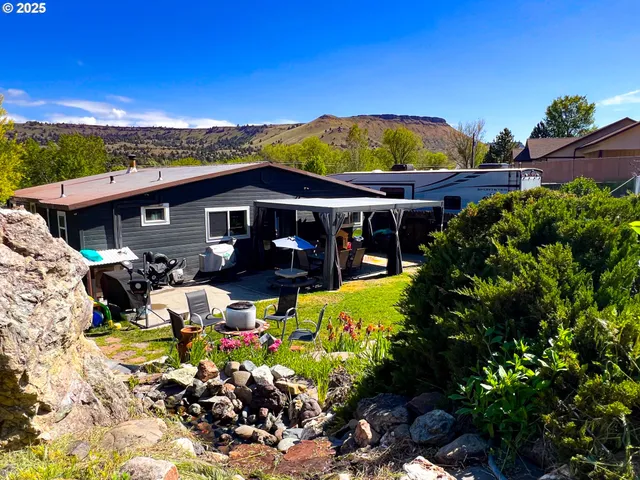 $315,000 | 858 East Main Street, John Day, OR 97845