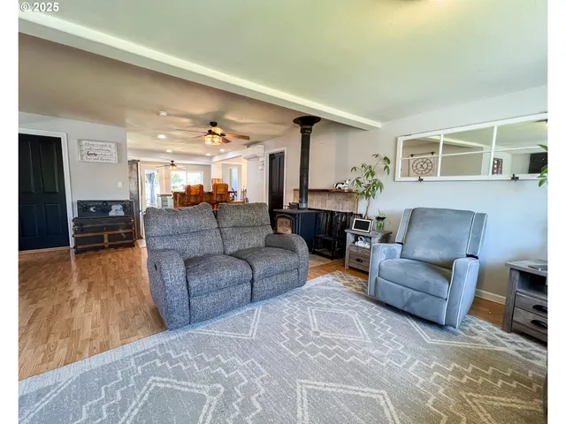 $315,000 | 858 East Main Street, John Day, OR 97845