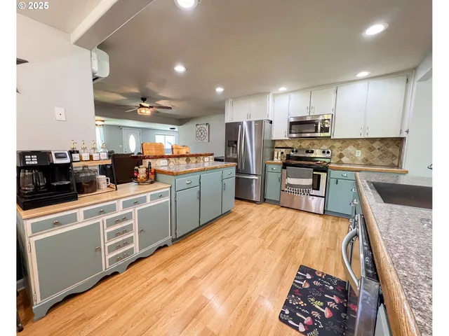 $315,000 | 858 East Main Street, John Day, OR 97845