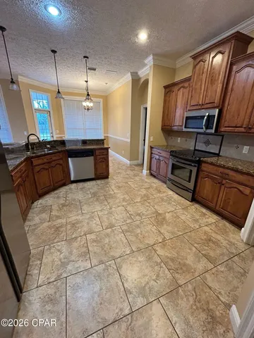 $2,450 | 105 Lakeview Terrace, Lynn Haven, FL 32444