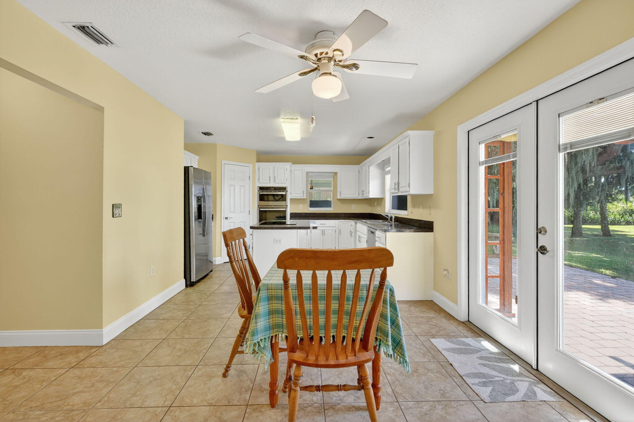 8888 Highway 441 Okeechobee, FL 34974 - Photo 16 of 61 Eat-In Kitchen