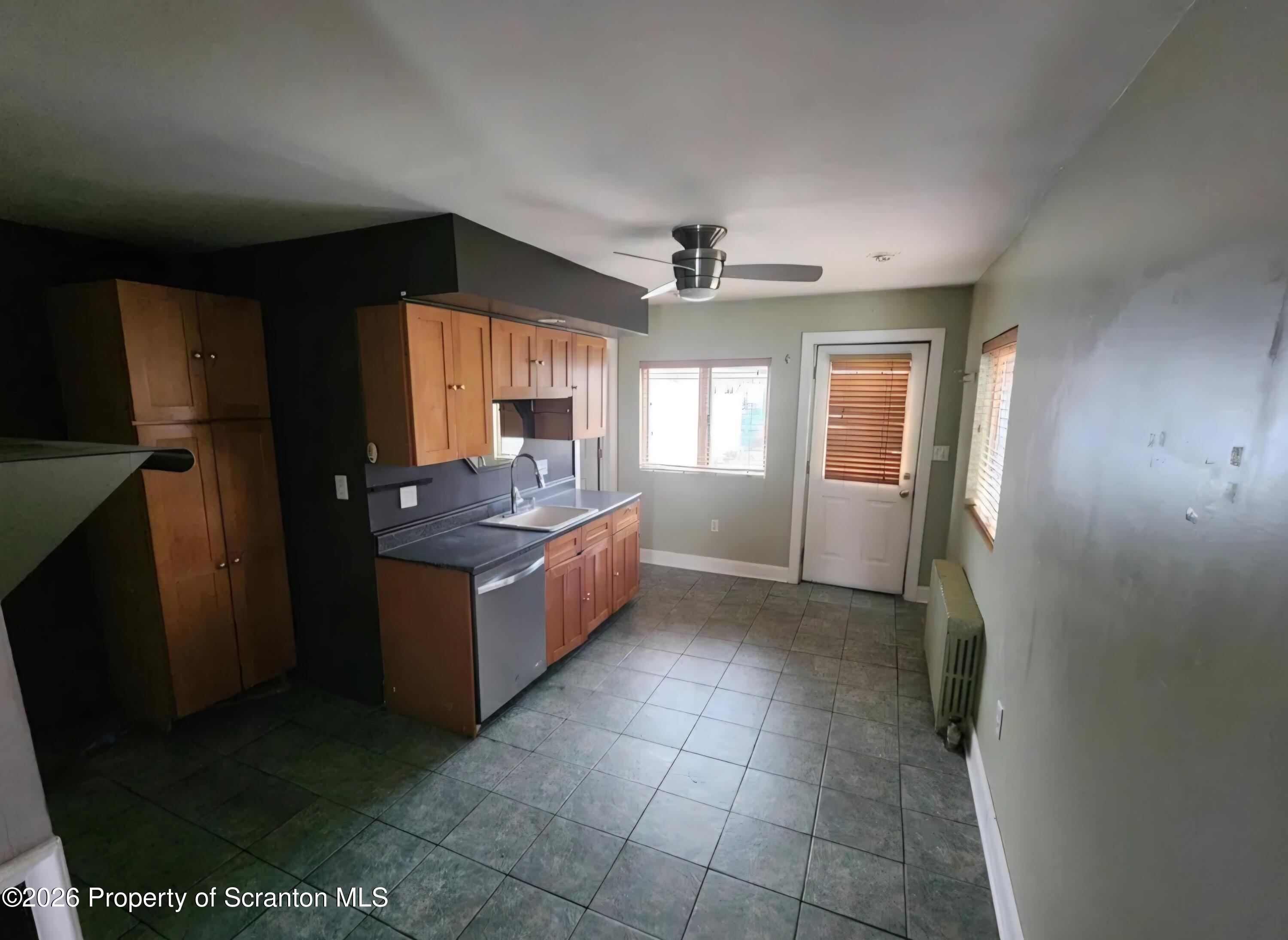 818 Capouse Avenue Scranton, PA 18509 - Photo 6 of 6 Screenshot_20260320_120441_Chrome