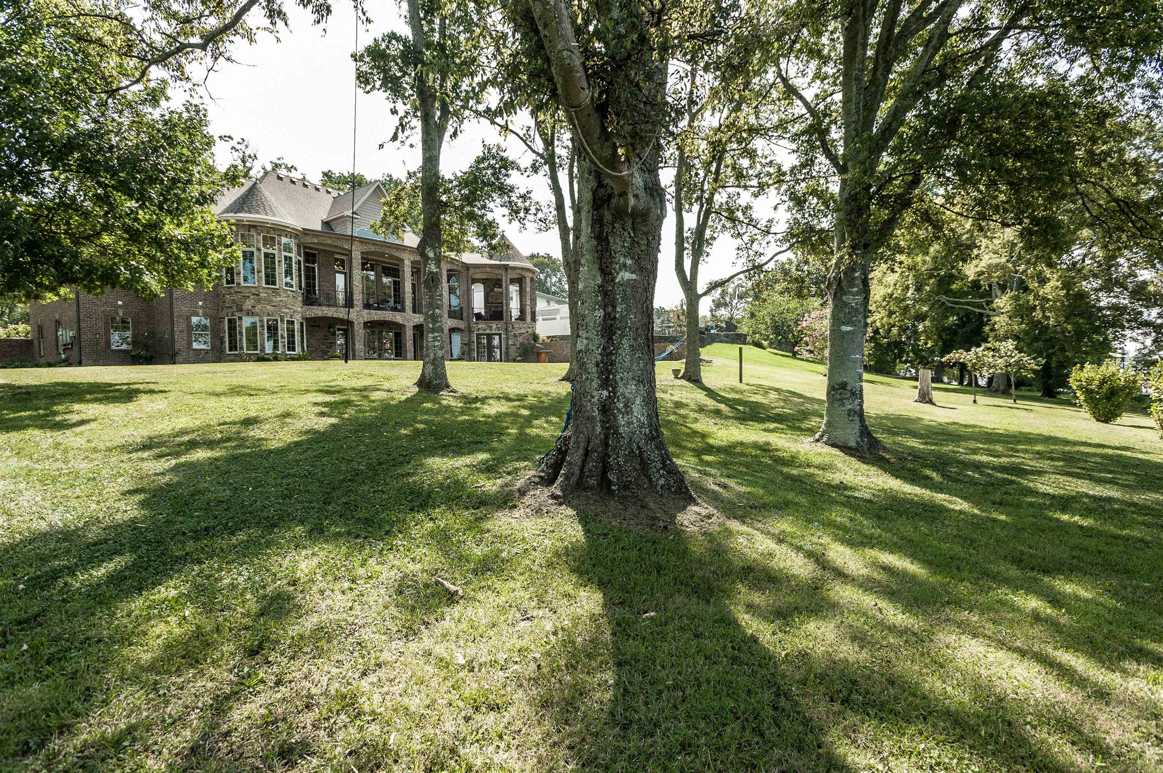 148 Cherokee Road Hendersonville, TN 37075 - Photo 26 of 30 a view of an outdoor space