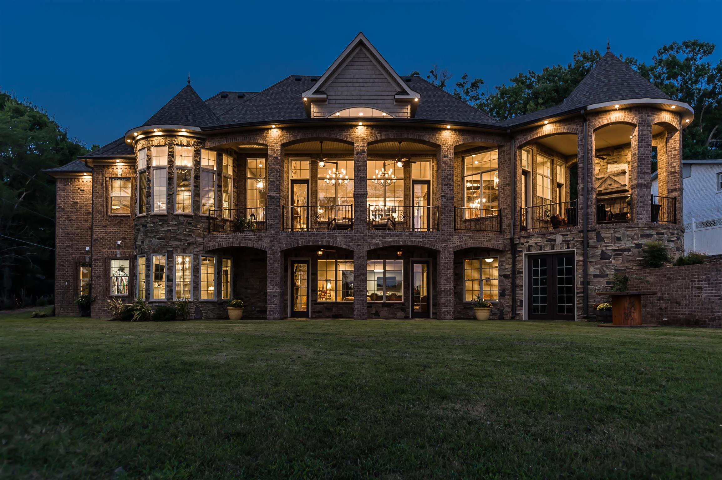 148 Cherokee Road Hendersonville, TN 37075 - Photo 27 of 30 a front view of building with yard and green space