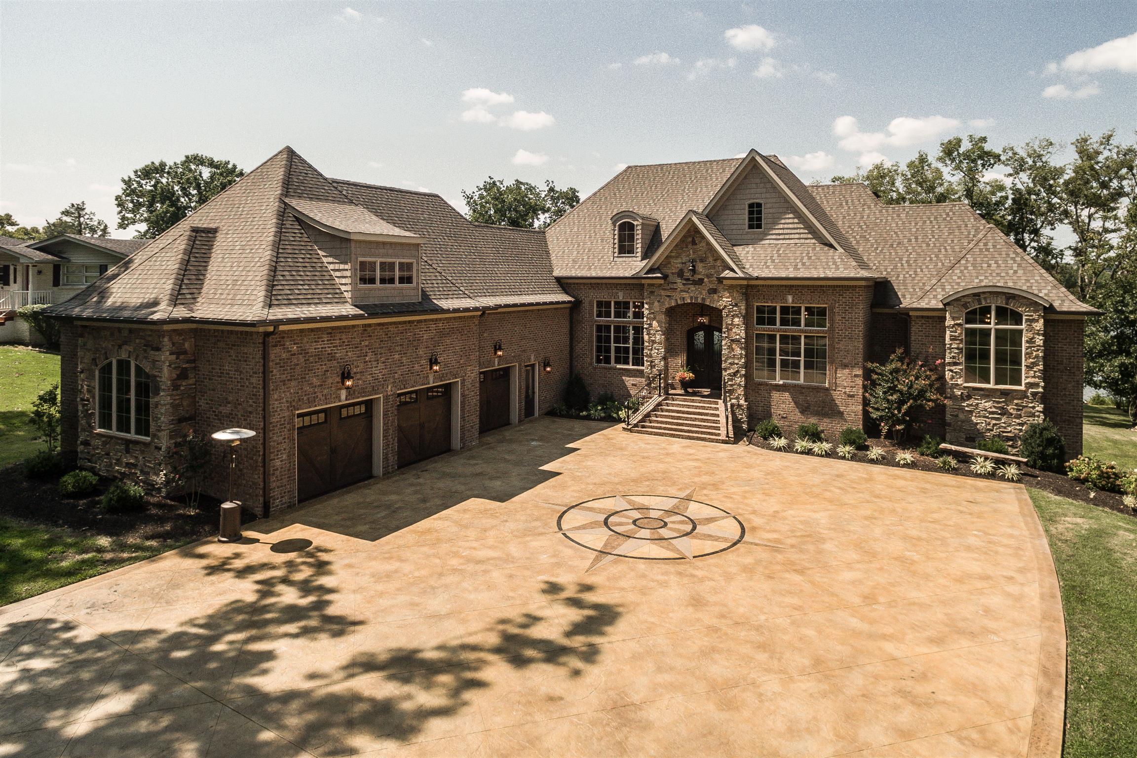 148 Cherokee Road Hendersonville, TN 37075 - Photo 3 of 30 a view of a house