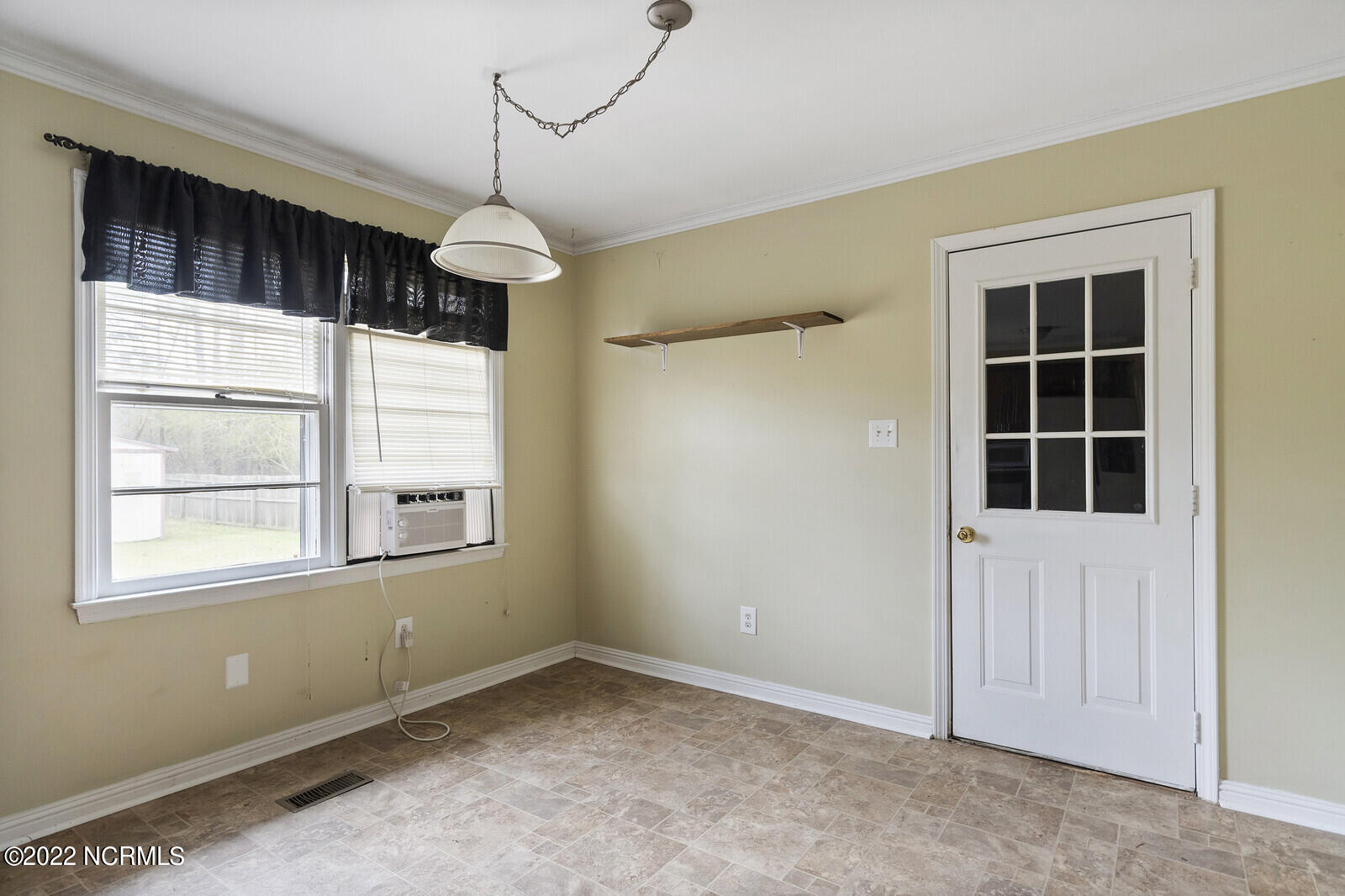 207 Fire Tower Road Richlands, NC 28574 - Photo 12 of 34 12_DSC04659_mls