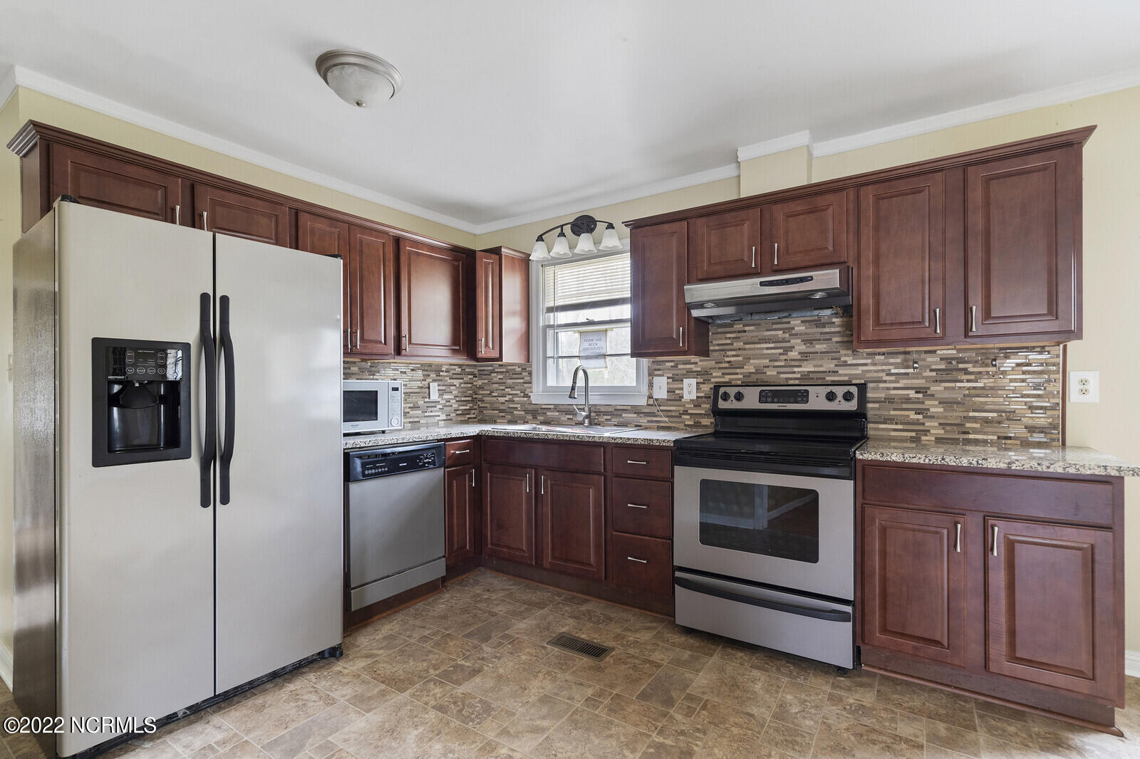 207 Fire Tower Road Richlands, NC 28574 - Photo 9 of 34 09_DSC04694_mls