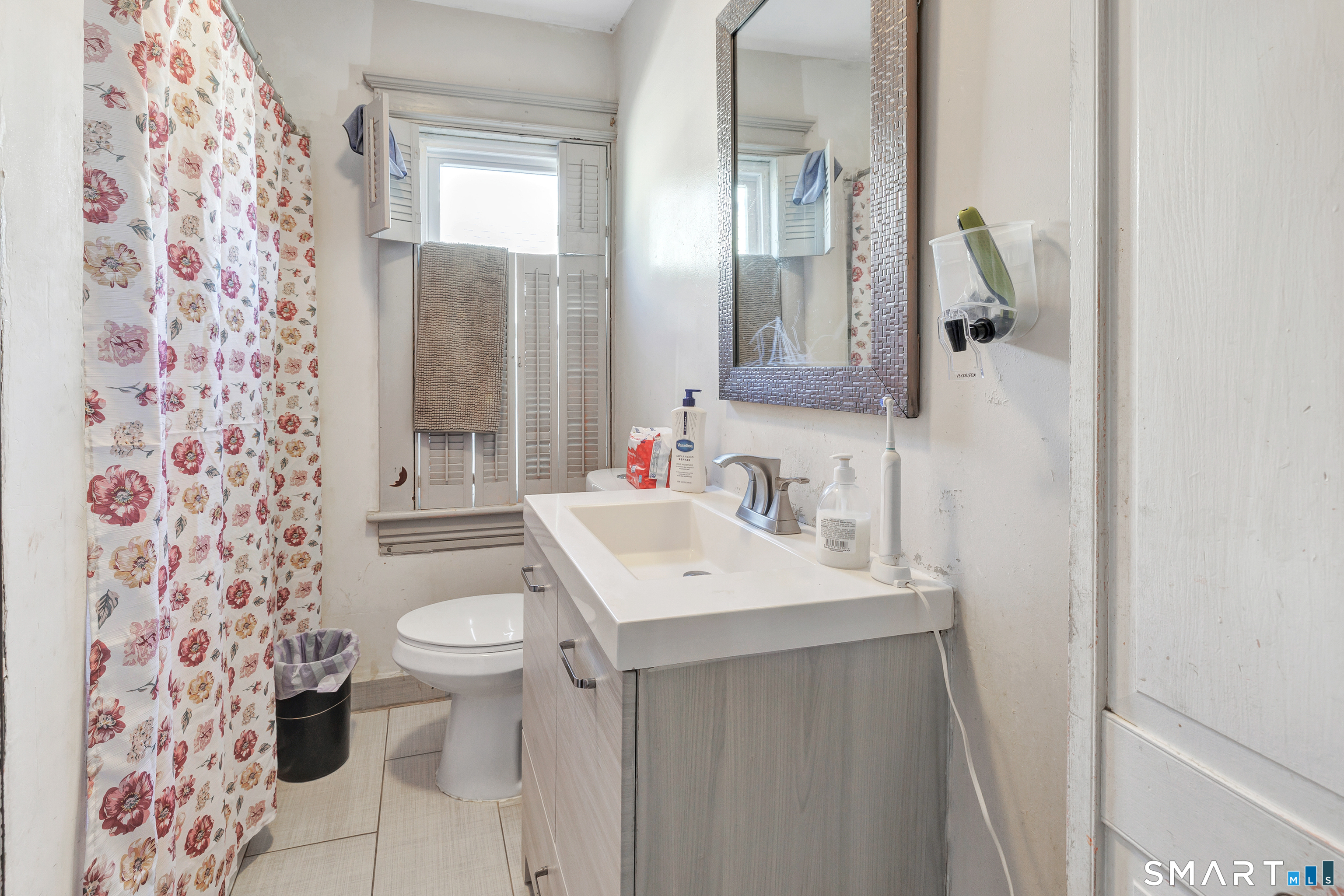 619 Brooks Street Bridgeport, CT 06608 - Photo 11 of 22