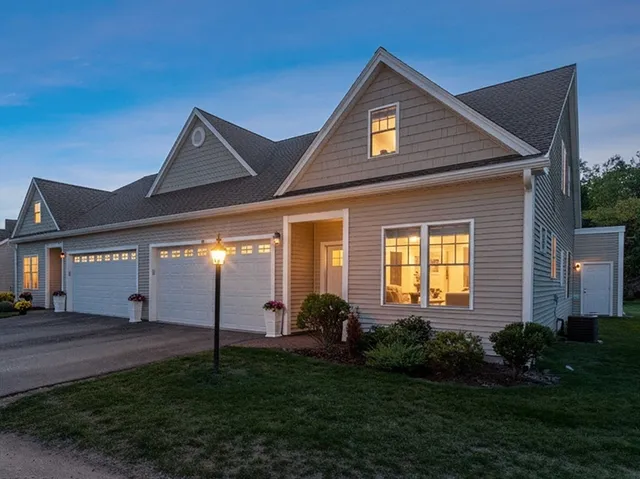 $647,000 | 843 Ledgewood Way, Unit 843, Clinton, MA 01510