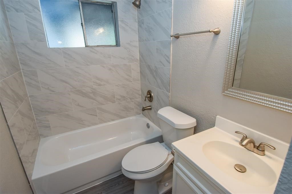 11719 Murr Way Houston, TX 77048 - Photo 3 of 7