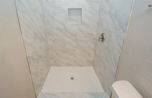 $205,000 | 11719 Murr Way, Houston, TX 77048