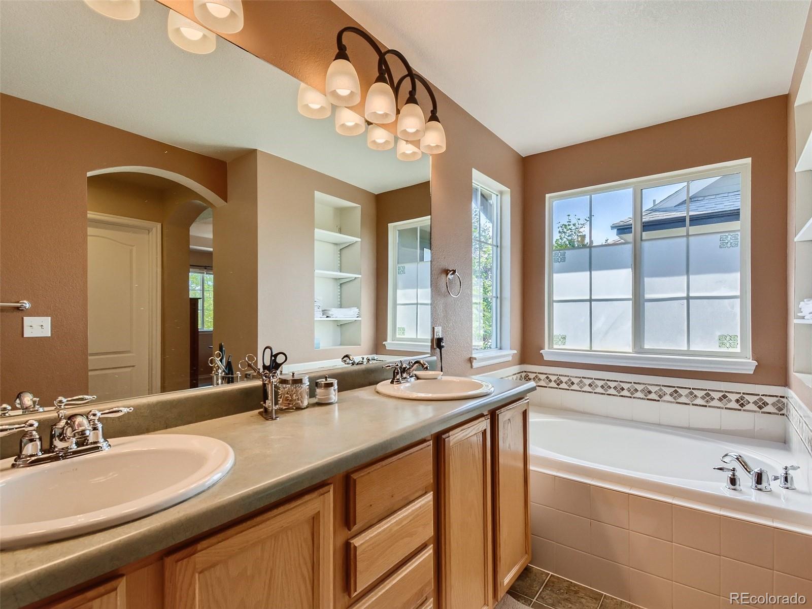 3190 Redhaven Way Highlands Ranch, CO 80126 - Photo 13 of 40 Gallery Image 13
