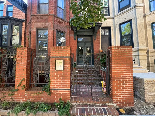 $1,950 | 1832 North Lincoln Avenue, Unit 2M, Chicago, IL 60614