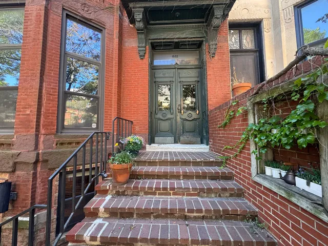 $1,950 | 1832 North Lincoln Avenue, Unit 2M, Chicago, IL 60614