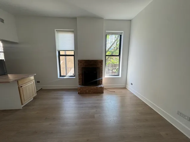 $1,950 | 1832 North Lincoln Avenue, Unit 2M, Chicago, IL 60614