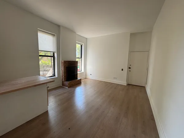 $1,899 | 1832 North Lincoln Avenue, Unit 2M, Chicago, IL 60614