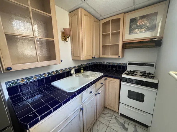 $1,899 | 1832 North Lincoln Avenue, Unit 2M, Chicago, IL 60614