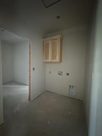 $482,000 | 1336 North Holland Drive, Independence, MO 64056