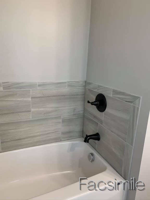 40 Lafayette Road, Unit 2 Salisbury, MA 01952 - Photo 23 of 31 a bathroom with a tub