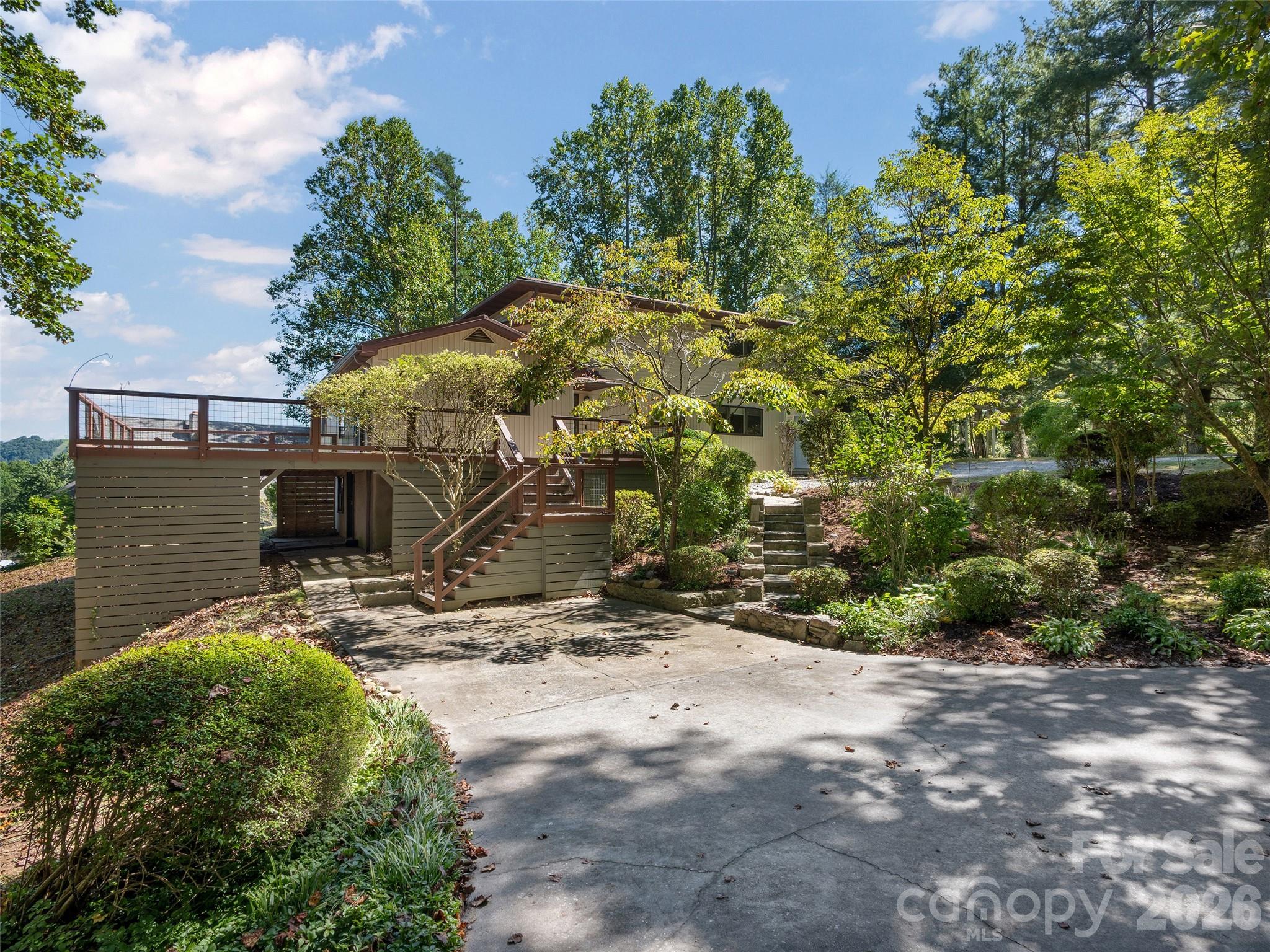 623 Owensby Road Hendersonville, NC 28792 - Photo 3 of 36 Gallery Image 3