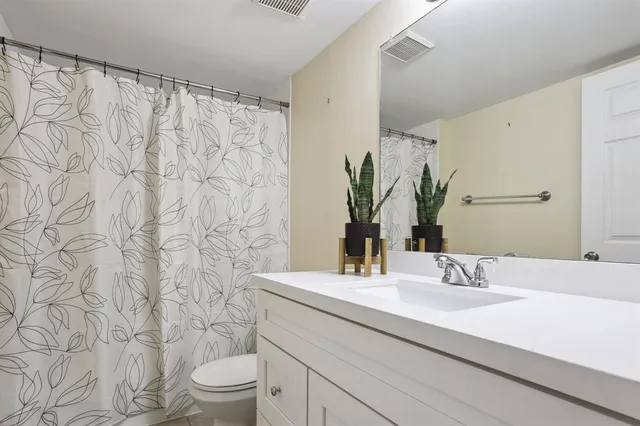 $275,000 | 5051 Wiles Road, Unit 201, Coconut Creek, FL 33073