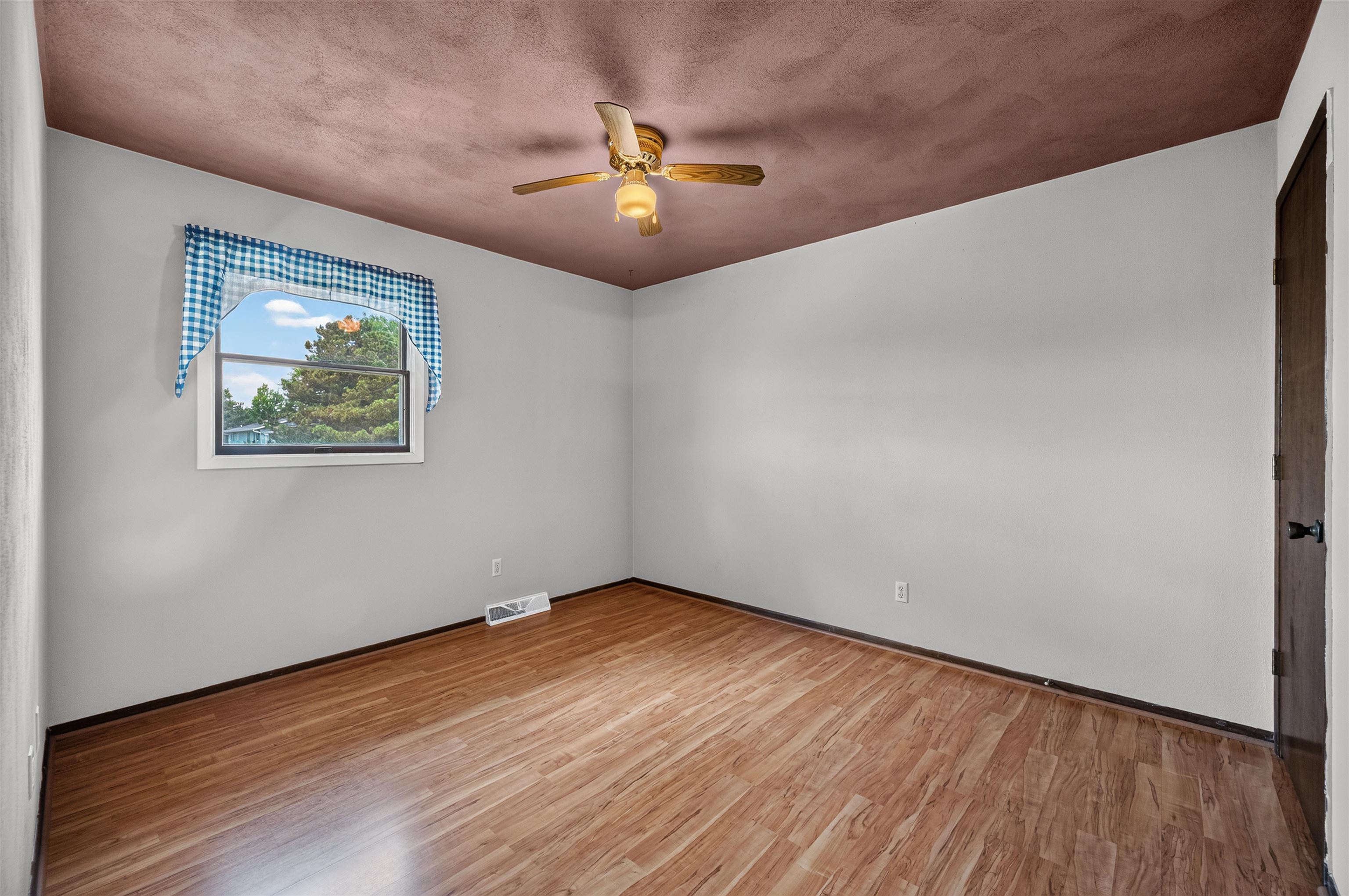 1307 Sunfield Street Sun Prairie, WI 53590 - Photo 14 of 25