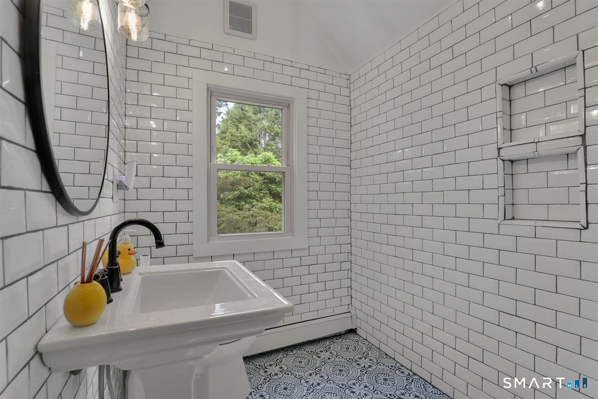 32 Maple Street Middlefield, CT 06481 - Photo 12 of 21