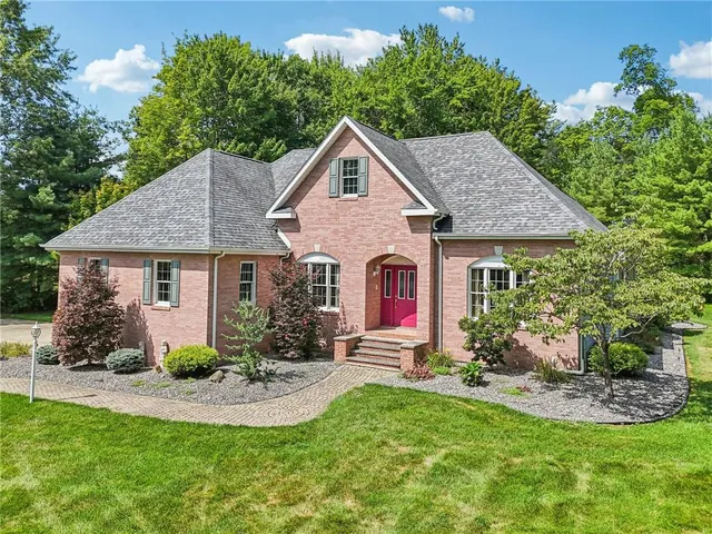 $575,000 | 402 Woodland Drive, New Wilmington, PA 16142