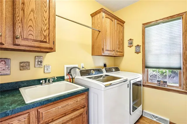 $575,000 | 402 Woodland Drive, New Wilmington, PA 16142