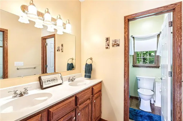 $575,000 | 402 Woodland Drive, New Wilmington, PA 16142