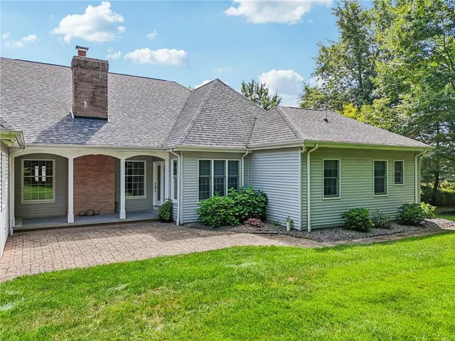 $575,000 | 402 Woodland Drive, New Wilmington, PA 16142