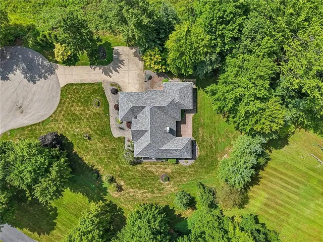 $575,000 | 402 Woodland Drive, New Wilmington, PA 16142