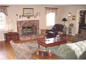 6 Covey Road Nashua, NH 03062 - Photo 2 of 5