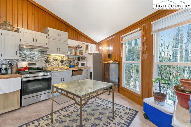 $335,000 | 139 Wild Daisy Lane, Beech Mountain, NC 28604