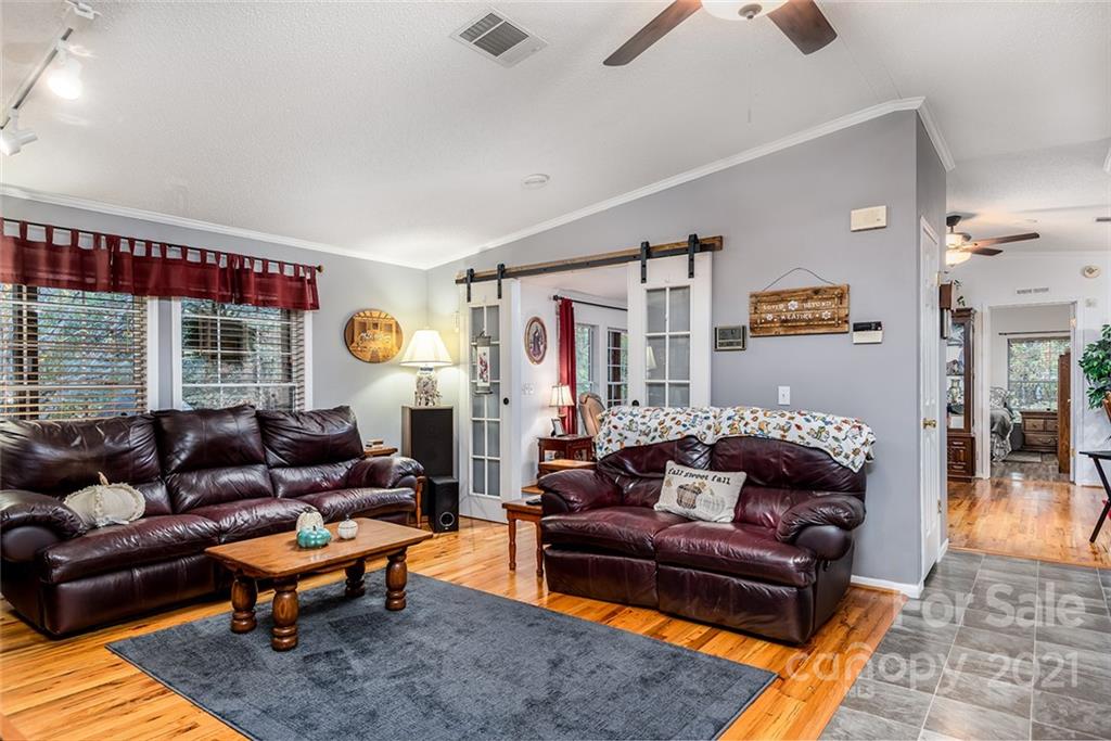 6304 Dysartsville Road Morganton, NC 28655 - Photo 6 of 39 Gallery Image 6