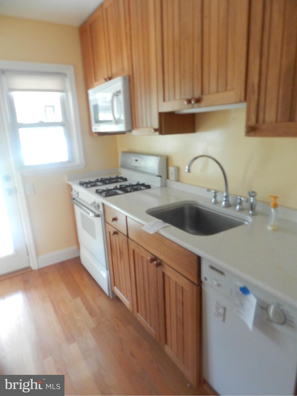 78 South Hawthorne Road Baltimore, MD 21220 - Photo 8 of 17 Kitchen