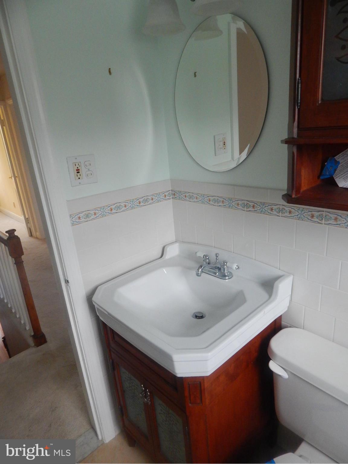 78 South Hawthorne Road Baltimore, MD 21220 - Photo 9 of 17 Bath