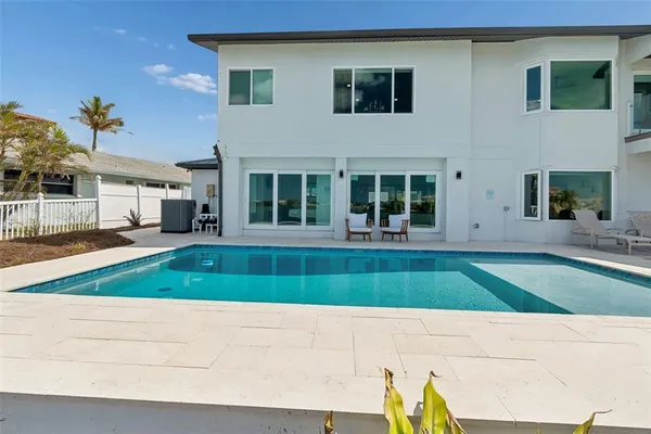 $2,900,000 | 478 Harbor Drive North, Indian Rocks Beach, FL 33785