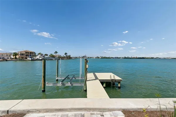 $2,900,000 | 478 Harbor Drive North, Indian Rocks Beach, FL 33785