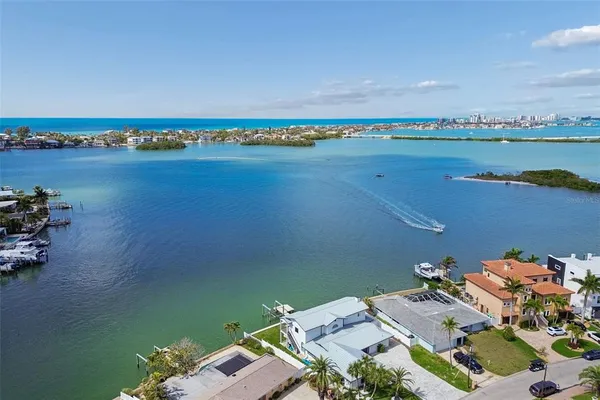 $2,900,000 | 478 Harbor Drive North, Indian Rocks Beach, FL 33785