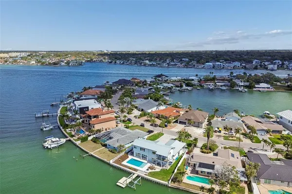 $2,900,000 | 478 Harbor Drive North, Indian Rocks Beach, FL 33785