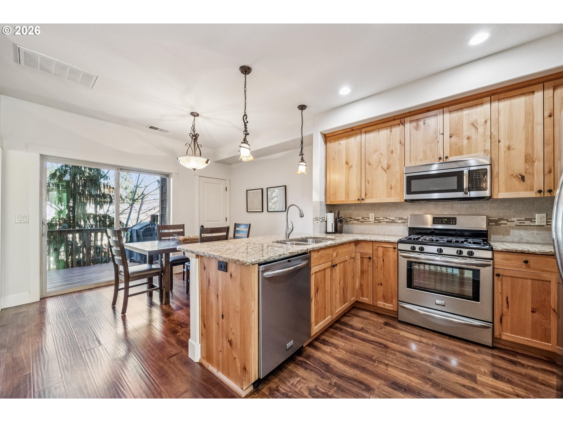 19677 Southwest Blackbear Court Beaverton, OR 97006 - Photo 14 of 38