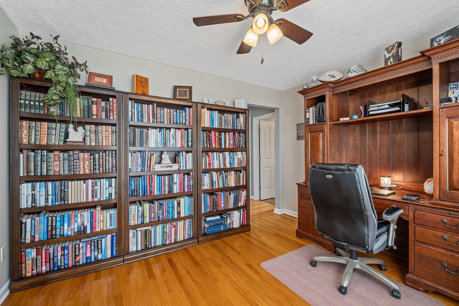 926 Ball Park Road Morrison, TN 37357 - Photo 7 of 69 a view of a workspace with bookshelf