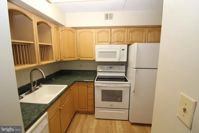 $1,500 | 8600 A Village Square Drive, Unit A, Alexandria, VA 22309