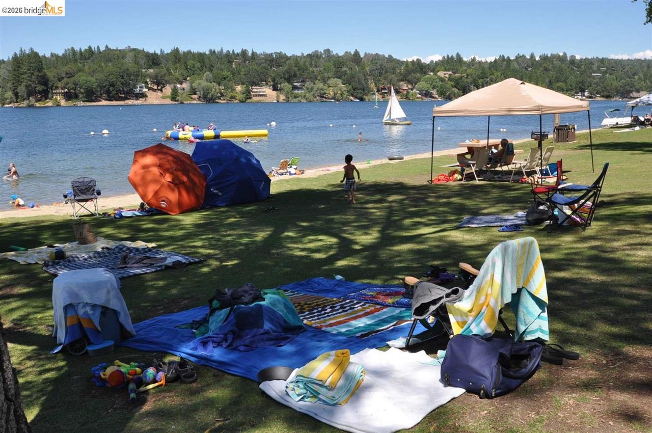 6-234 Ferretti Road Groveland, CA 95321 - Photo 21 of 36 an outdoor space with seating