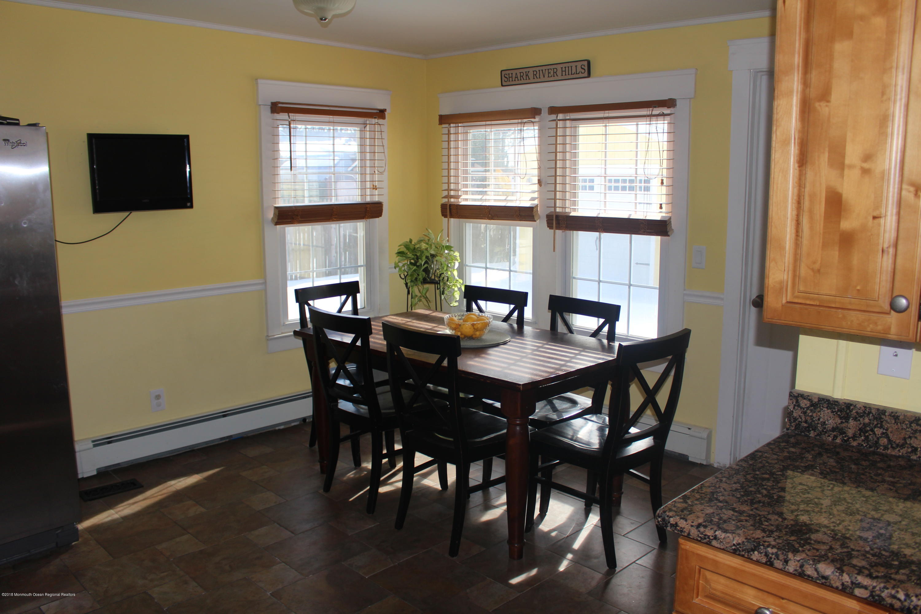 402 Morrisey Road Neptune Township, NJ 07753 - Photo 11 of 18 Dining area in Kitchen