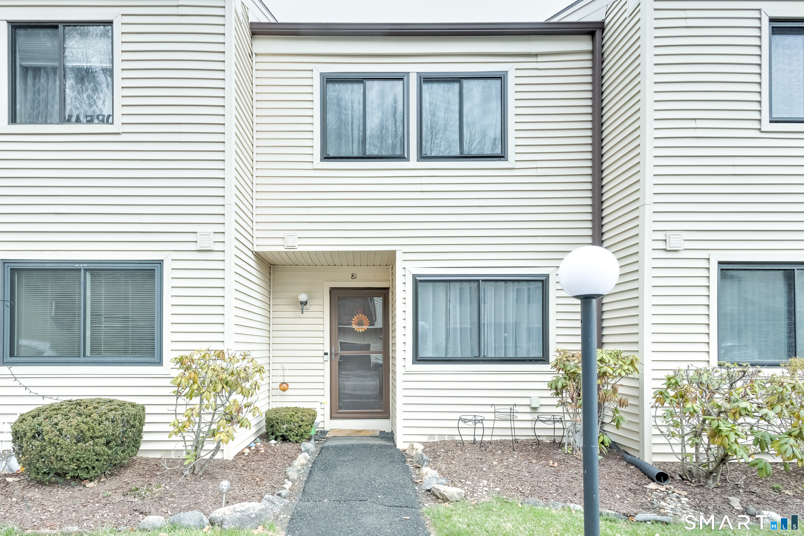 81 Deer Run, Unit 81 Bethel, CT 06801 - Photo 1 of 23