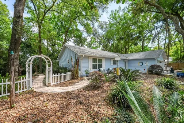 $479,000 | 658 Clark Court, Mount Dora, FL 32757
